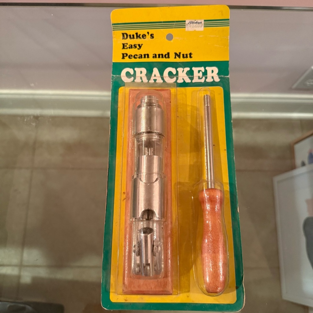 NWT Vintage Duke’s Easy Pecan and Nut Cracker NEW NIP